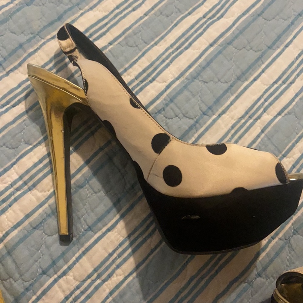 Jessica Simpson Stunning Platform